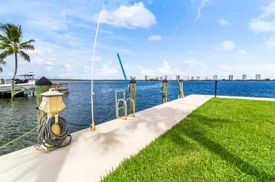 1045 LAKE SHORE Drive #105 1