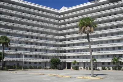 1401 NE Miami Gardens Dr #685 1