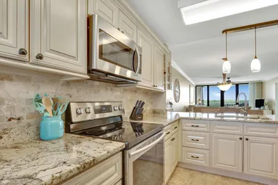 10600 S Ocean Drive #109 1