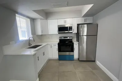 921 SW 10TH Drive #3 1