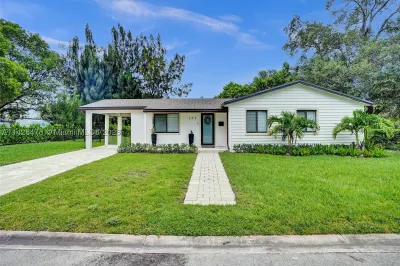 255 Grant Dr 1