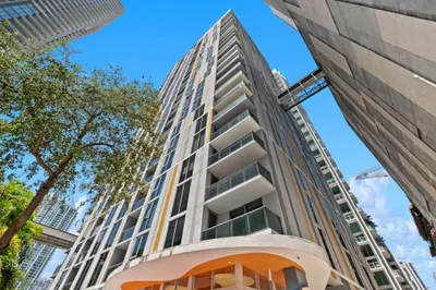 31 SE 6th St #2002 1