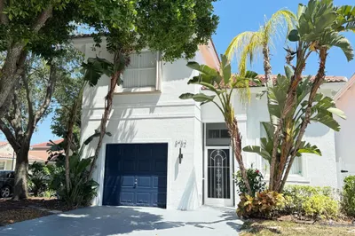 6752 Green Island Circle 1