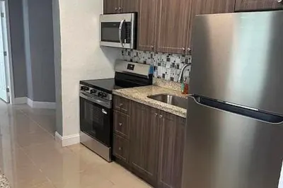 1558 NW 5th Avenue 1