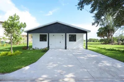 1510 W 20th Street 1