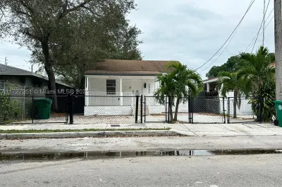 2555 NW 23rd Ave 1
