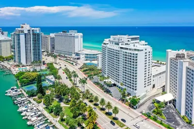 5401 Collins Ave #601 1