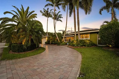 4640 Twin Lakes Boulevard 1