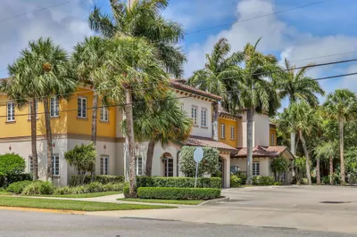600 Citrus Avenue 1
