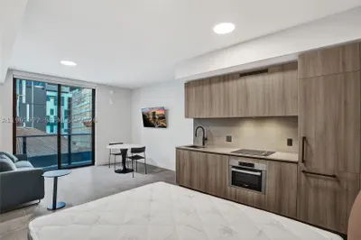 121 NE 5th Street #807 1