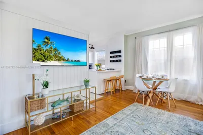 1611 Michigan Ave #17 1