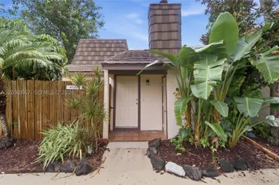 4120 Palm Bay Cir 1