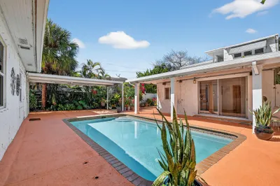 328 Monroe Drive 1