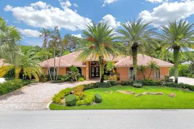 4442 Pine Tree Drive 1