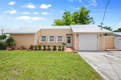 1469 SW Covered Bridge Drive 1