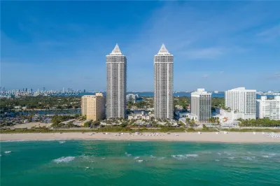 4779 Collins Ave #3102 1