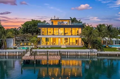 1141 N Biscayne Point Rd 1