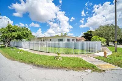 451 NW 30th Pl 1