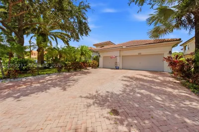 12307 NW 49th St 1