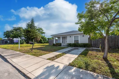 1506 S J Street 1
