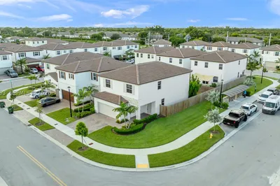 2479 SE 24th Dr 1
