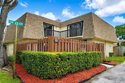 8215 SW 23rd Ct #17D 1