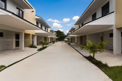570 NW 7 #3 1