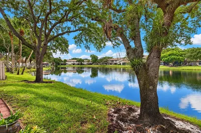 9012 Vineyard Lake Dr 1