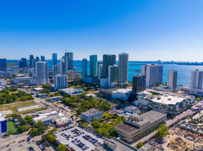 HQ Residences in Edgewater Miami: Contemporary Living Between the Bay and the City