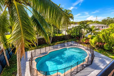 4680 SW 19th Street 1