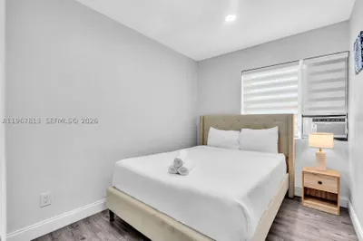 10002 E Bay Harbor Dr #6 1