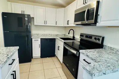 480 NW 20th Street #3020 1