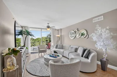 700 E BOYNTON BEACH Boulevard #410 1