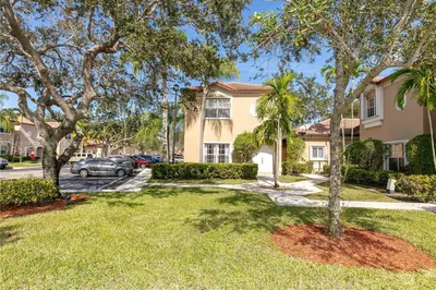 16122 Emerald Cove Rd #16122 1