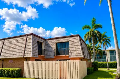256 Lake Arbor Drive 1