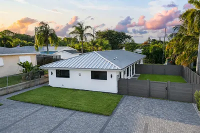 303 De Carie Street 1