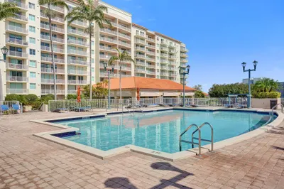 3020 NE 32ND Avenue #807 1
