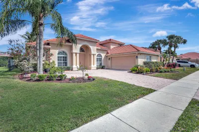 3710 Victoria Road 1