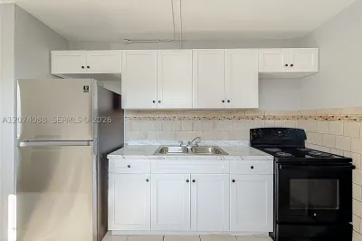 2408 NW 8th St 1