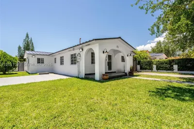 1900 SW 24th St 1