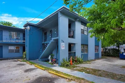 220 NW 16th Ter 1