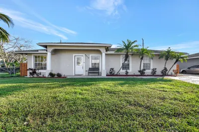 2872 Summit Boulevard 1