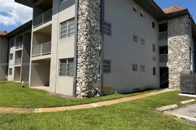 13900 Lake Placid Ct #A12 1