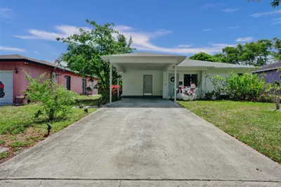 1590 NW 7th Lane 1