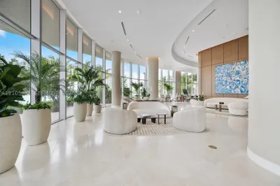 2411 Laguna Circle #3001 1