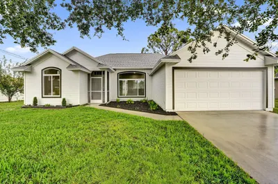 1237 SW Edinburgh Drive 1