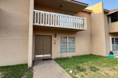17170 SW 94th Ave #806 1