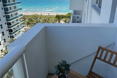 9195 Collins Ave #1011 1