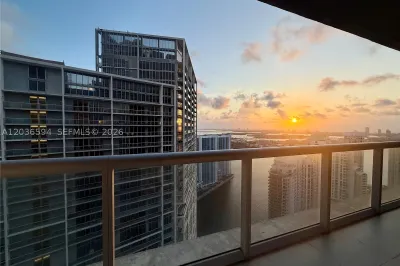 495 Brickell Ave #5106 1