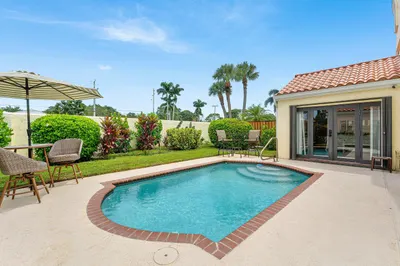2530 La Lique Circle 1